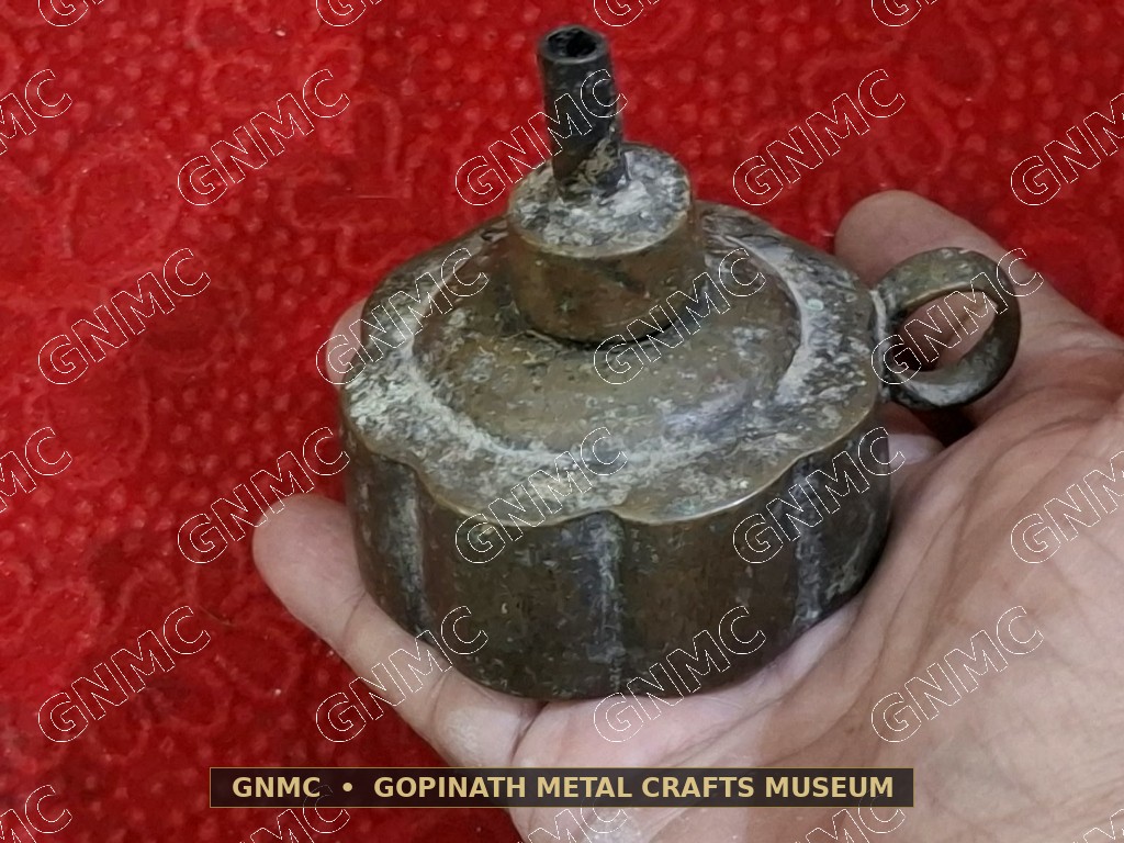 Double-Century-Old Scalloped Wavy-Lobed Brass Kerosene Lamp (Dibi)