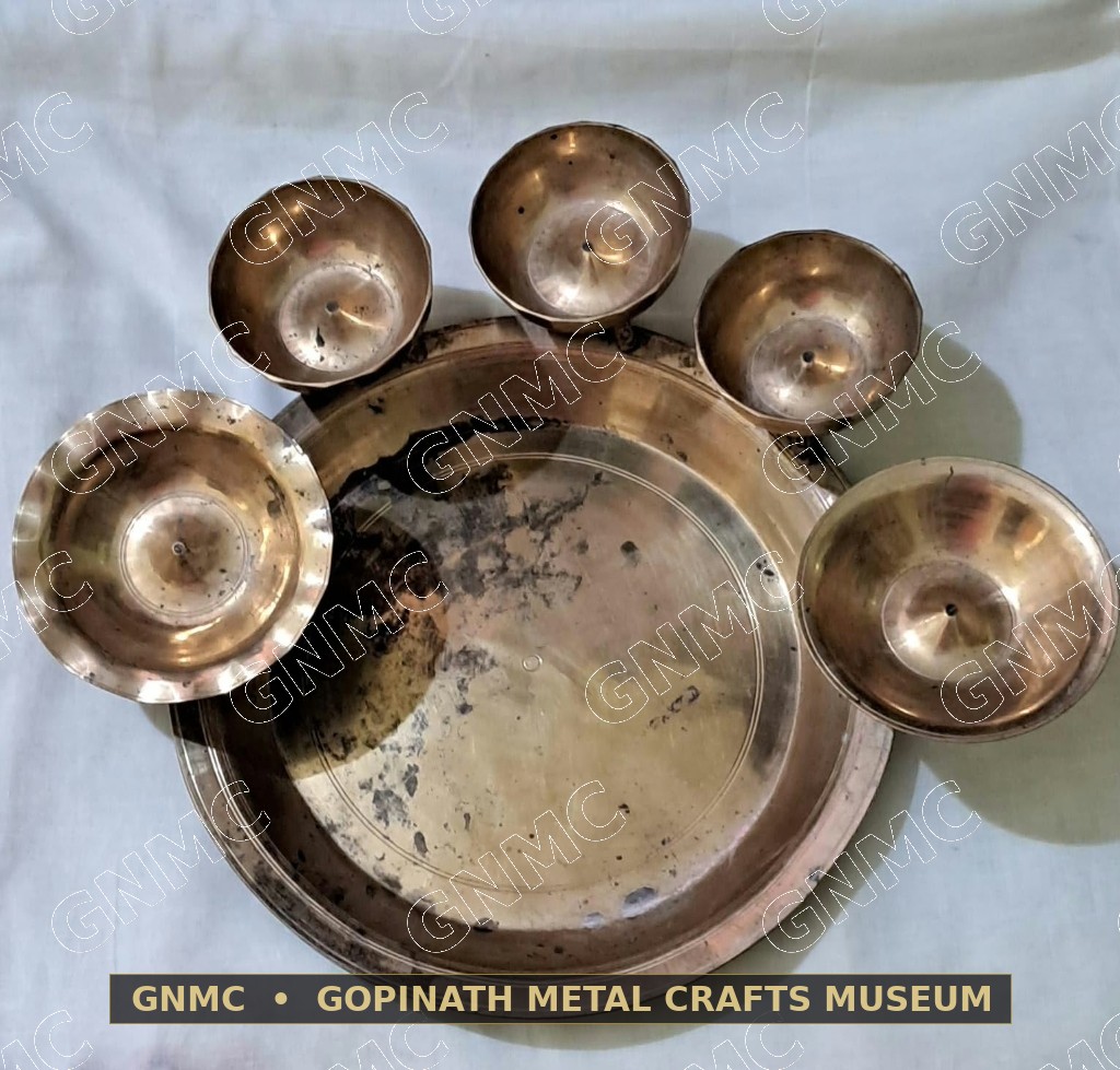 Century-Old Aristocratic Bell-Metal Banquet Platter with 5 Threaded Perimeter Bowls